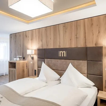 Hotell Mondin 4*