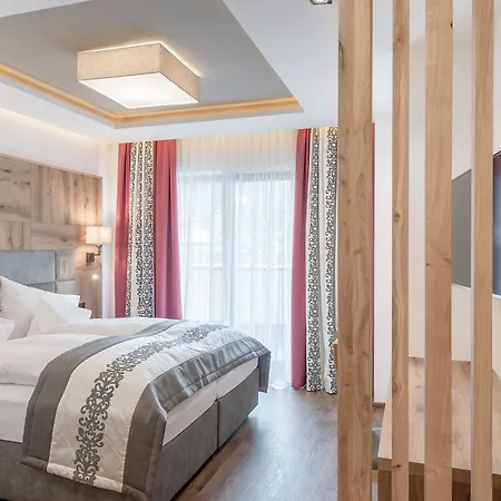 Hotell Mondin 4*